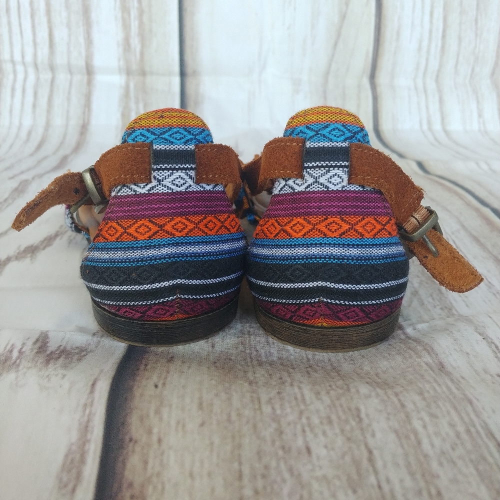 MINNETONKA | Multicolor Fringe Leather Sandals - Picture 4 of 9